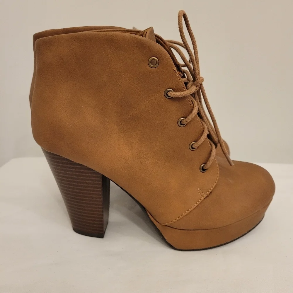 Soda faux leather lace up ankle boot w/ 4" heel size 7 - Picture 3 of 5